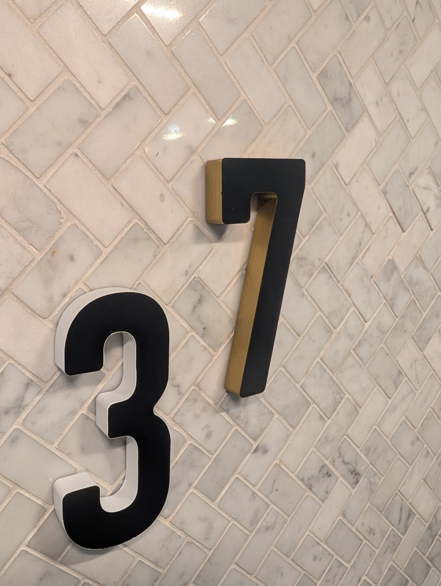 chiffre d'adresse en polyéthylène hd noir  hauteur de 6 pouces